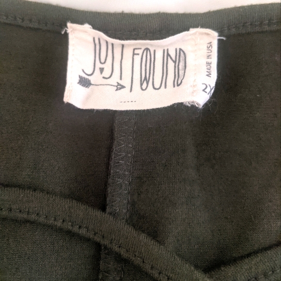 Just Found Bell Sleeve Plus Size Dress - Picture 7 of 11